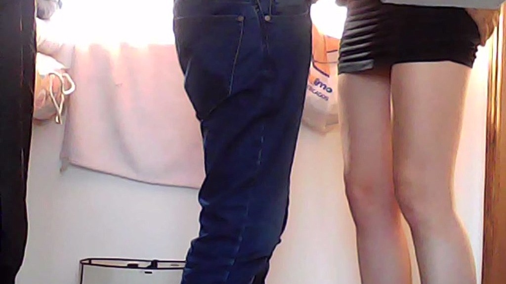 marido esconde camera e pega esposa transando com outro. (Esposasafadinha, Comedorfixo) marido esconde camera e pega esposa transando com outro. (Esposasafadinha, Comedorfixo)