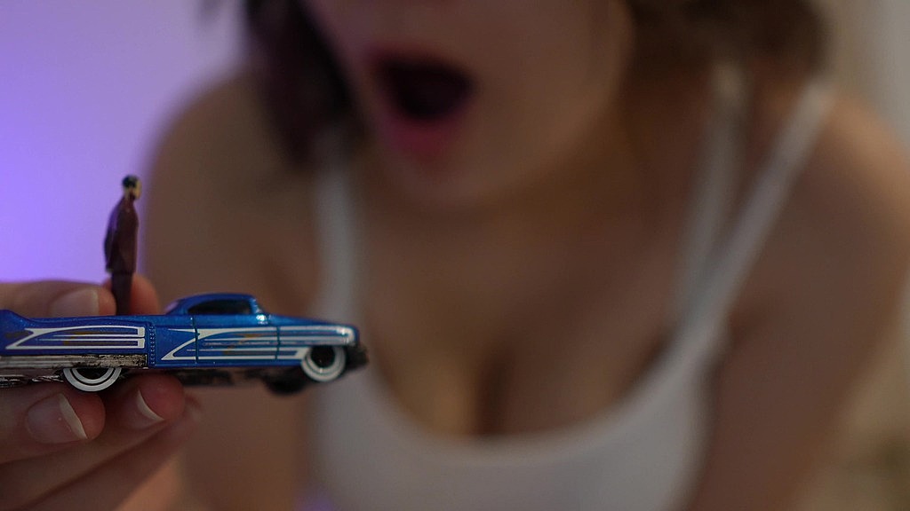 giantess girl and car (Amayamori) giantess girl and car (Amayamori)