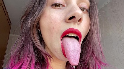 Giantess Red Lips and Really Long Tongue