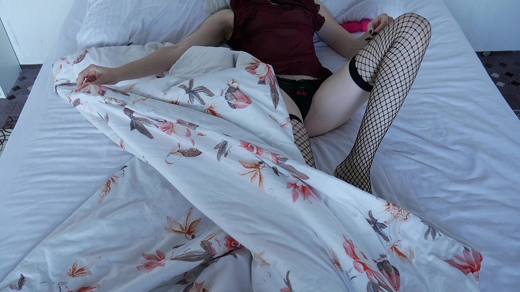 stepbrother spends the night in next room and does not know that in morning i masturbate my big clit (Me little fetish, Horny Anal Sexwife) stepbrother spends the night in next room and does not know that in morning i masturbate my big clit (Me little fetish, Horny Anal Sexwife)