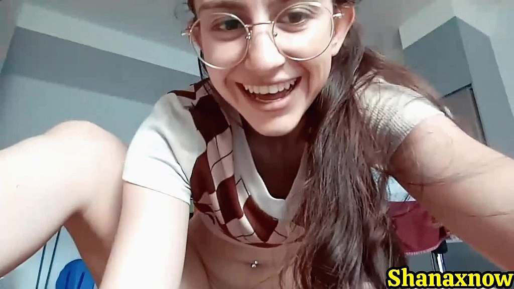 peeing in a bowl smell and sniff pee pussy fisting attempt (Shanaxnow) peeing in a bowl smell and sniff pee pussy fisting attempt (Shanaxnow)