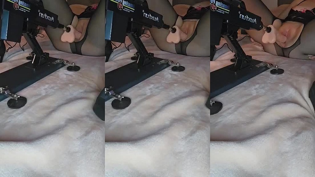 Moglie vergine e sexy per la prima volta con una macchina del cazzo (Clydefantasy, Superkaly) virgin sexy wife first time with fucking machine (Clydefantasy, Superkaly)
