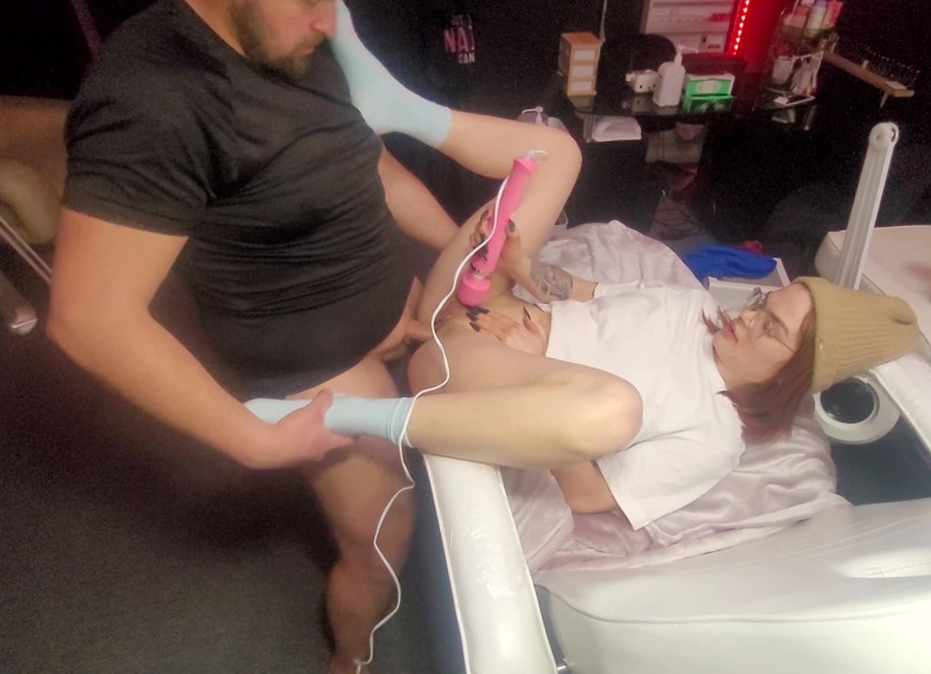 Multi Orgasm A Cap Girl By Penetrating Her Pussy, And Using Magic Wand, She Have A Lot Of Fun For It