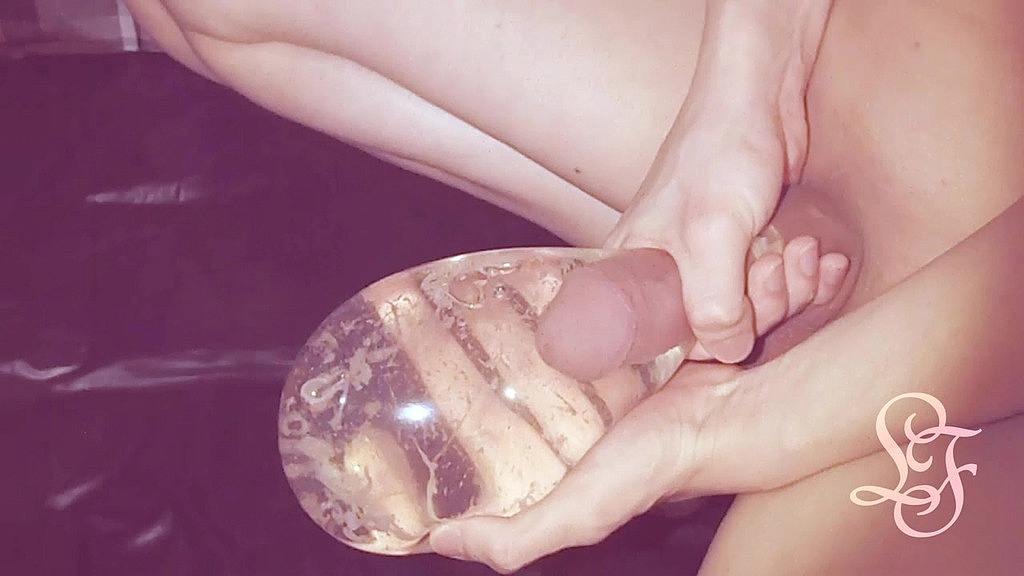 fucking a condim filled with my pee, playing with cum (Lina Free) fucking a condim filled with my pee, playing with cum (Lina Free)