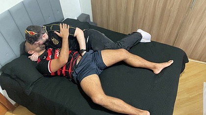 DEPOIS DA PARTIDA DE FUTEBOL, ELES FORAM PARA O QUARTO FUDER.