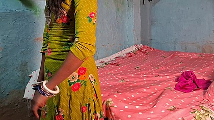 Desi sexy wife hard fuck pussy and fucked her saree