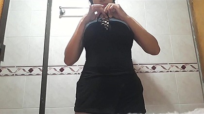 A una linda latina le gusta lo duro