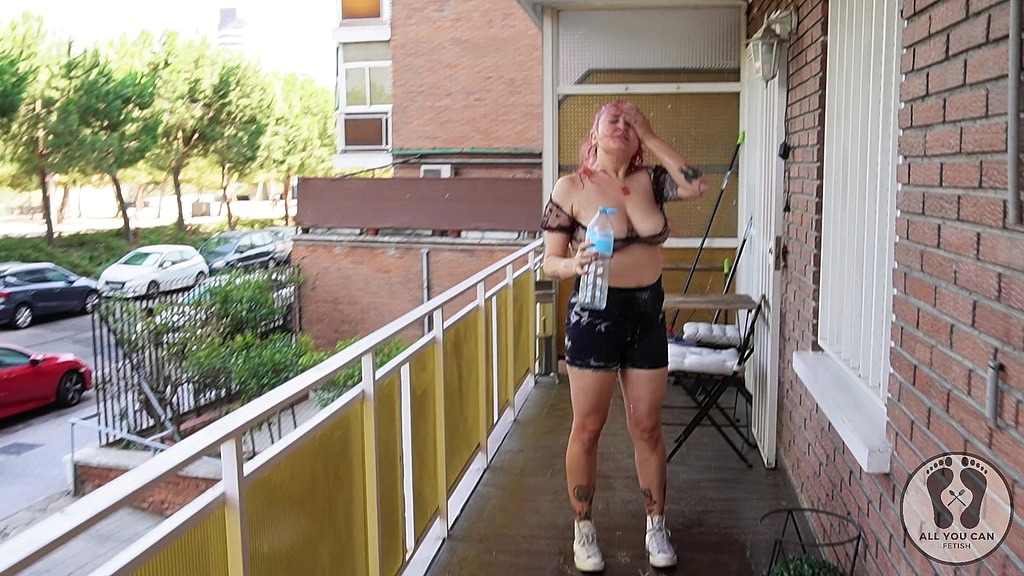 risky public topless workout session on the porch with water (Rebeca Addams) risky public topless workout session on the porch with water (Rebeca Addams)