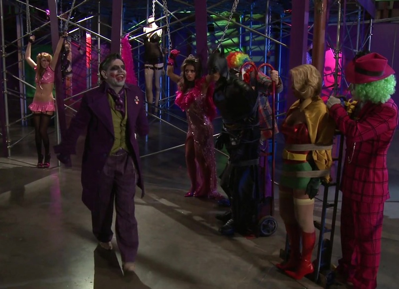 The Jokester And Batfuck Lead A Wild Orgy With Batchick And Hoards Of Sluts