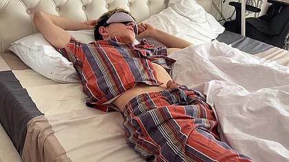 full video woke up from the fact that they were giving me a deep throat blowjob, but I did not resist and fucked a cute guy and finished in the ass