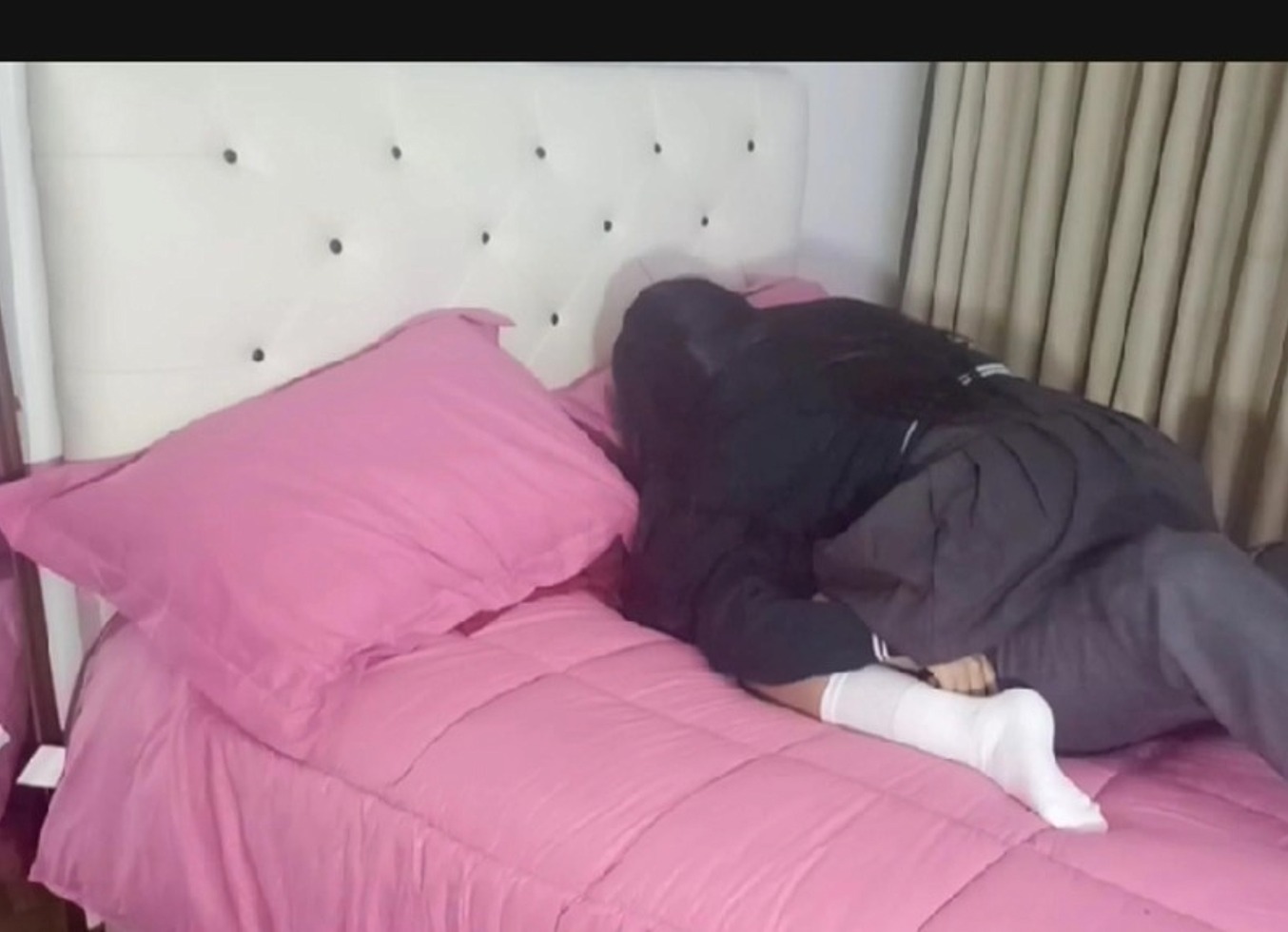 Colegiala De 18 Caliente Teniendo Sexo A Escondidas, Casi Nos Pillan. (Premium Xvideos Red)