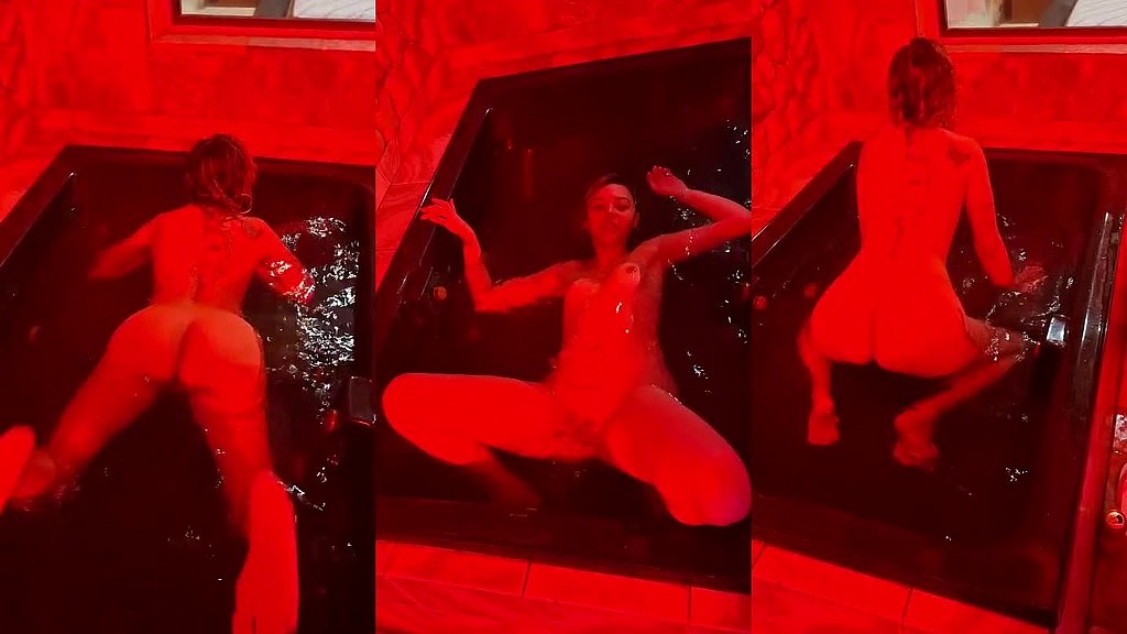 more the motel making videos in the bathtub (Gabi SweetCoupleStories) more the motel making videos in the bathtub (Gabi SweetCoupleStories)