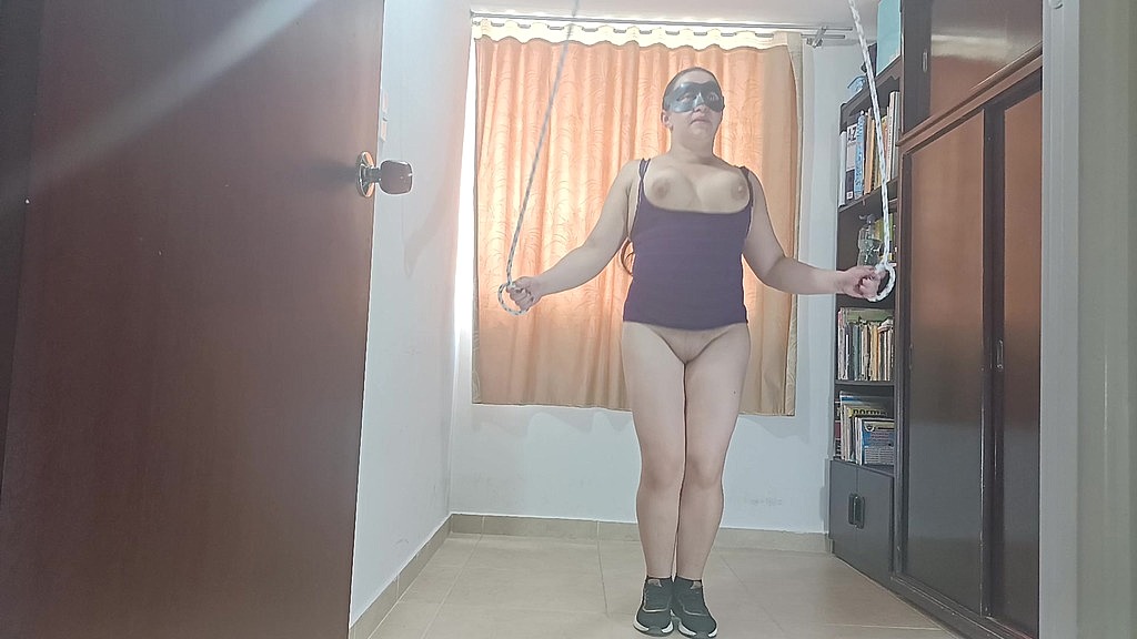 mi vecina se exhibe haciendo ejercicio en leggins se desnuda en medio de sus ejercicios en halloween (Valery Saenz) mi vecina se exhibe haciendo ejercicio en leggins se desnuda en medio de sus ejercicios en halloween (Valery Saenz)