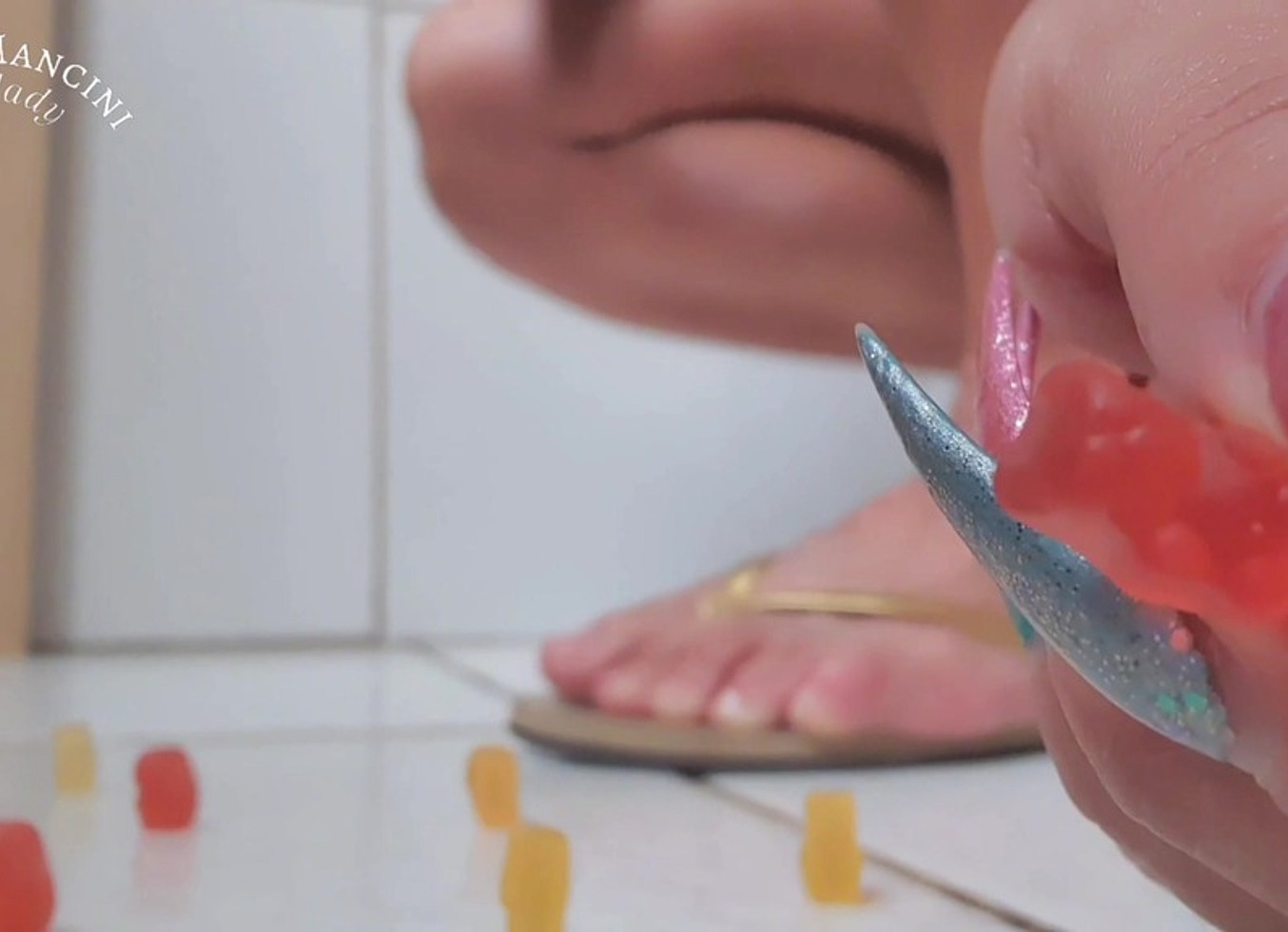 Feet Crushing - Candies Bear