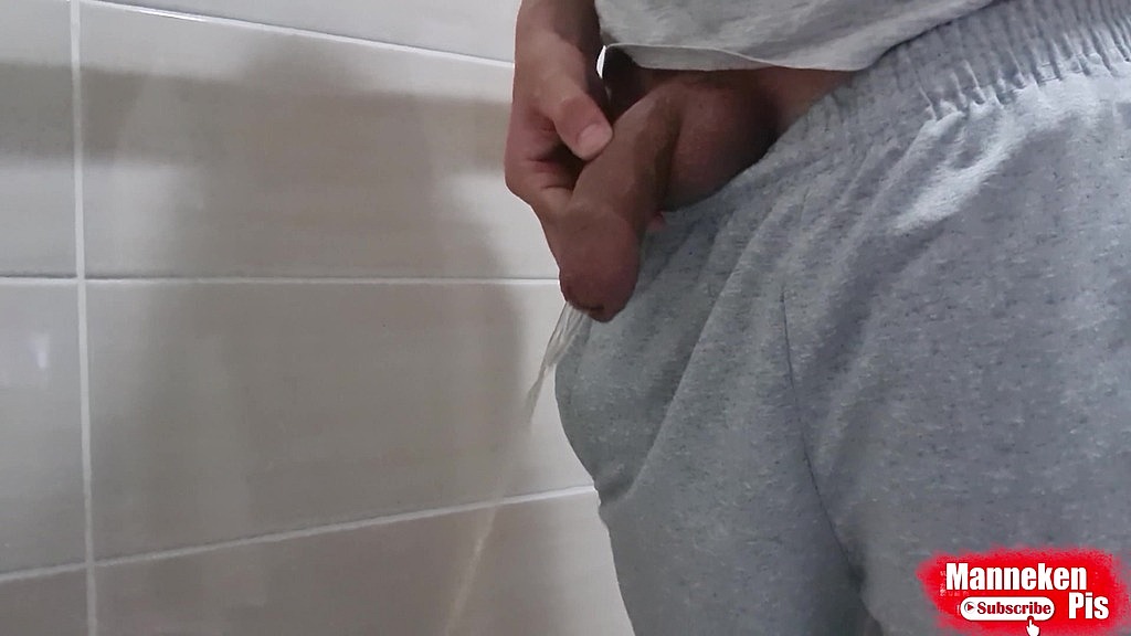 fat dick pissing in toilet (Mikel Prado) fat dick pissing in toilet (Mikel Prado)