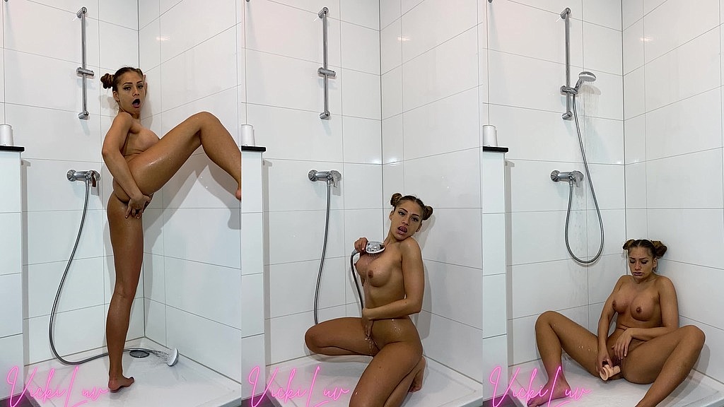 amateur fingering and pussy fucking dildo in the bathroom (VickiLuv) amateur fingering and pussy fucking dildo in the bathroom (VickiLuv)