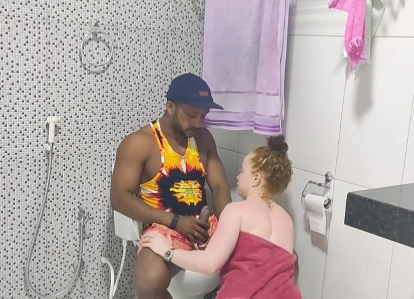Estava Tomando Banho Bem Gostoso E Meu Criador Mim Atrapalhou Mim Dando Pressa E Queria Usar O Banheiro Mas Na Verdade Ele Queria Era Bater Punheta