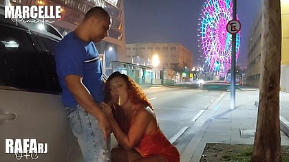 Meu marido meteu a rola grossa no cu da minha amiga trans gostosa! Pt 2