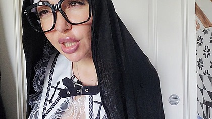 Lavinia suora molto birichina-nun super hot