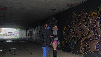 alemana es pillada follando en calle de barcelona con un bbc