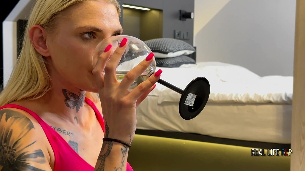 rlp 84: new face 22 y.o. lexie first piss drinking. (RealMan, Lexie) rlp 84: new face 22 y.o. lexie first piss drinking. (RealMan, Lexie)