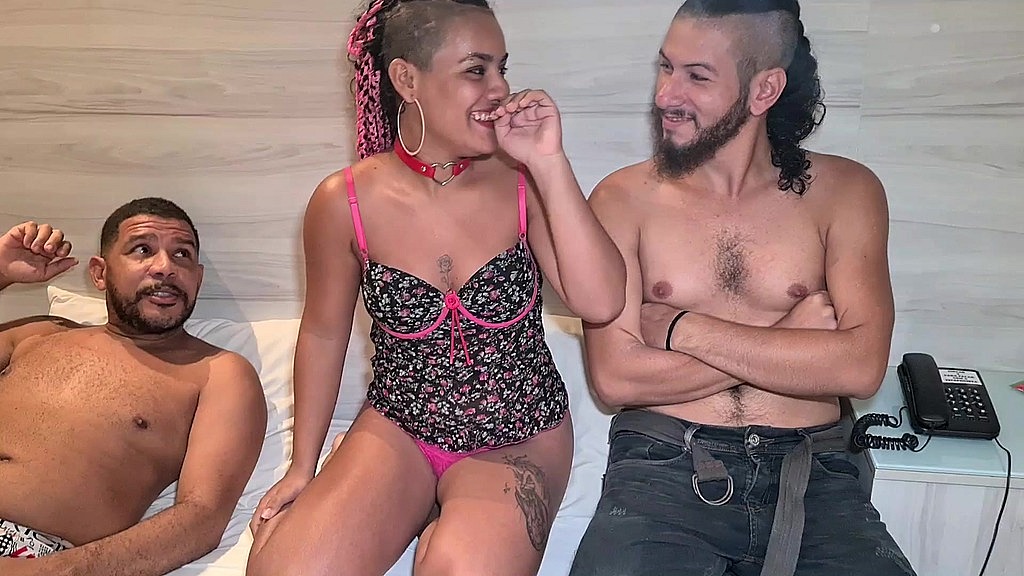 Leo Ogro, Lucas Tesao Insano, Nessa Tesao Insano: casal fazendo sua estreia no porno faz sexo a tres com outro homem pela primeira vez (AnalVids.com) casal fazendo sua estreia no porno faz sexo a tres com outro homem pela primeira vez (Leo Ogro, Lucas Tesao Insano, Nessa Tesao Insano)