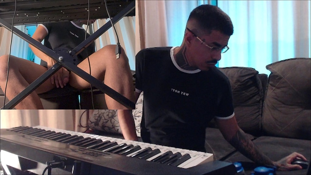 tocando piano nu (Loiutyuuude) tocando piano nu (Loiutyuuude)