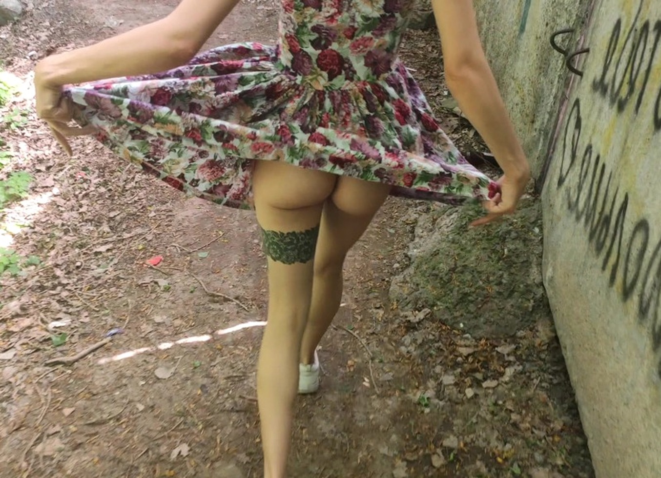 Cute Girl Gives Deep Blowjob On The Street, POV - Cumshot!