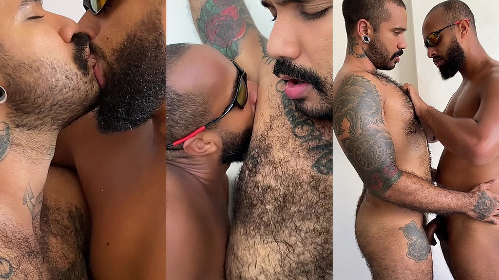 sarro e beijos com muita saliva de dois pretos (Kisser Brazil, Tonhao Fodas) sarro e beijos com muita saliva de dois pretos (Kisser Brazil, Tonhao Fodas)