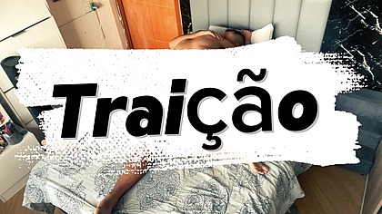 MACHO SENDO PENETRADO POR UMA ENORME ROLA PELA PRIMEIRA VEZ E GRITANDO.