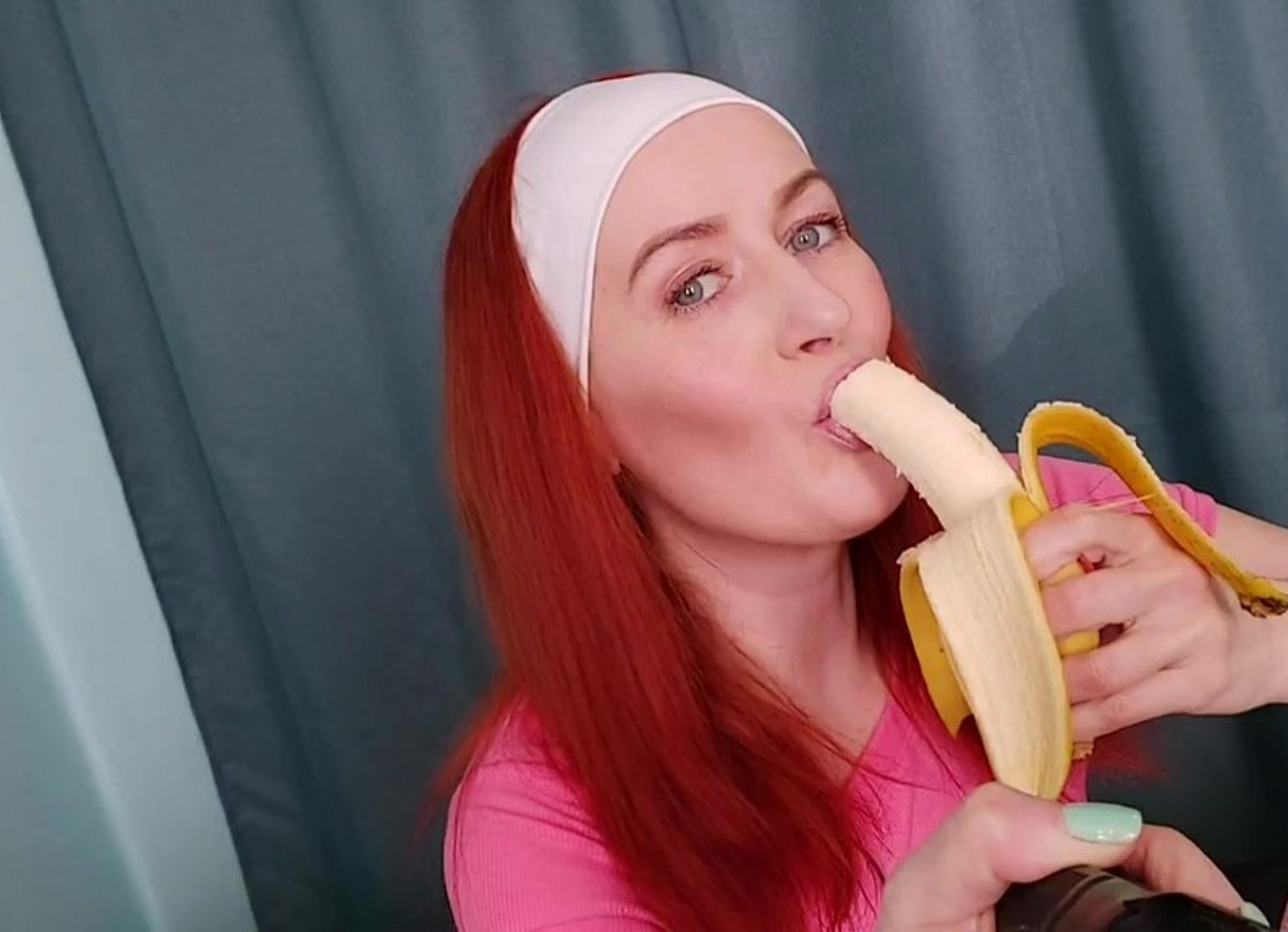 I'll Sit On Your Face And You'll Eat My Hairy Pussy