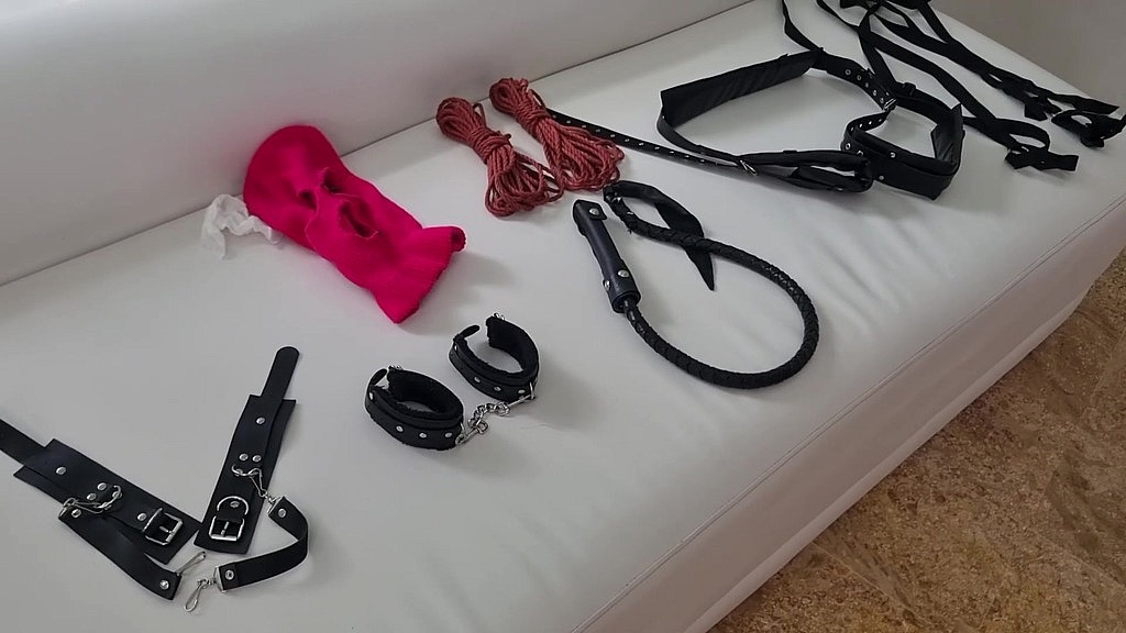 Bruno, David Bander, Rousse Black, L Brandon, Jans Laver: bts. кабала бдсм. руський чорний. ltp325 (AnalVids.com) bts. bondage bdsm. rousse black. ltp325 (Bruno, David Bander, Rousse Black, L brandon, Jans laver)