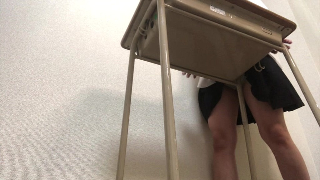 生◯前でムラムラする可愛いショートカット女子。机で角オナニーでこりこりしながら快感に満ちてアヘ顔さらす。 (Momoka) 生◯前でムラムラする可愛いショートカット女子。机で角オナニーでこりこりしながら快感に満ちてアヘ顔さらす。 (Momoka)