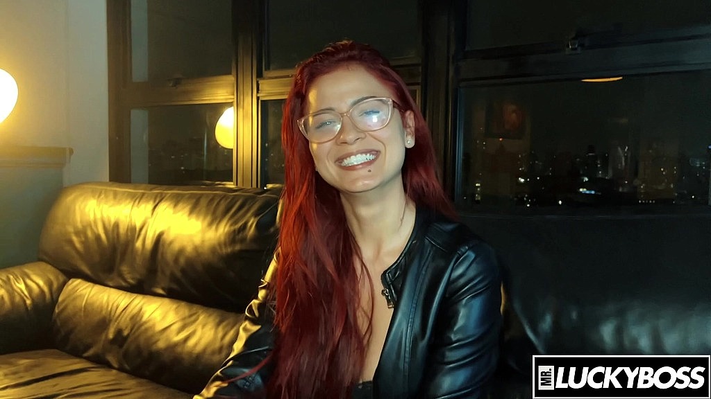 хто вона (Айла Андрада, Fcknboss) who is she? (Ayla Andrada, Fcknboss)