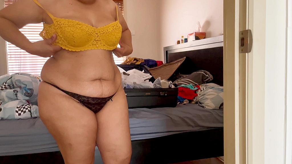 hira indian beauty - bra change - topless bra change - big milky boobs (Hira Indian Beauty) hira indian beauty - bra change - topless bra change - big milky boobs (Hira Indian Beauty)