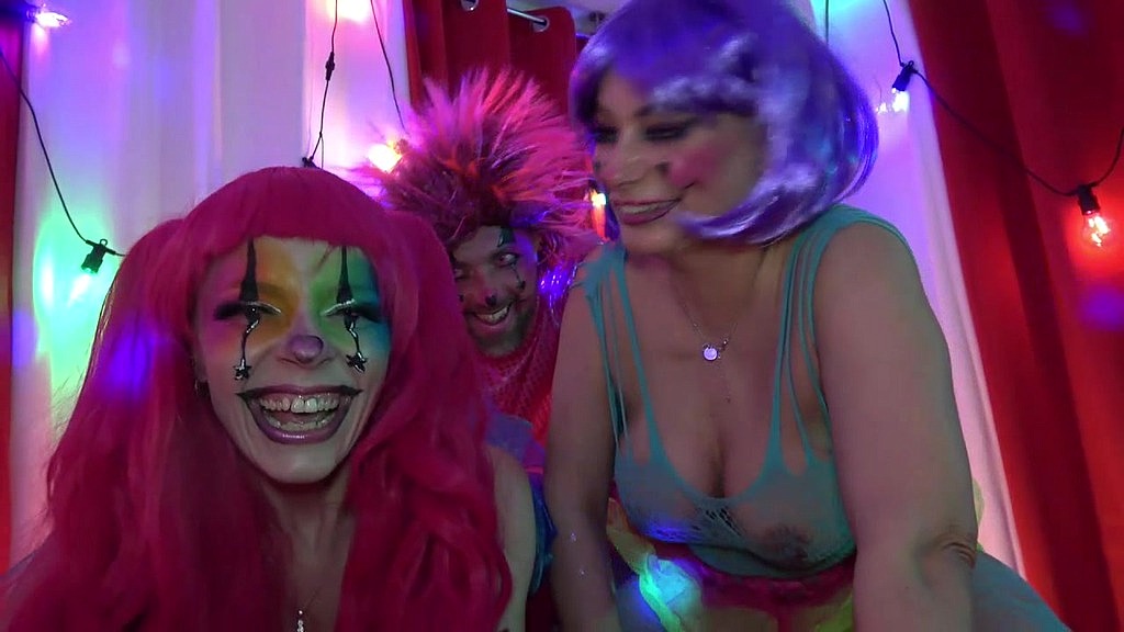 eva may vs the pink clowns (April Paisley, Eva May, Emojizzman, Rokky Horror) eva may vs the pink clowns (April Paisley, Eva May, Emojizzman, Rokky Horror)