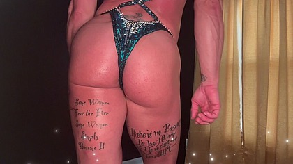 Simone Steele Muscle Flex