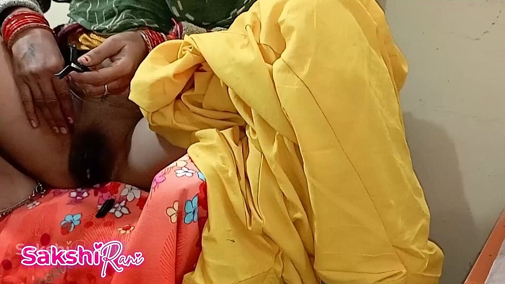 malkin bazar gayi thi to. malik ne apni maid ke chut ke baal saaf kare. indian pussy shaving (Shakshirani, Sexyplayboy) malkin bazar gayi thi to. malik ne apni maid ke chut ke baal saaf kare. indian pussy shaving (Shakshirani, Sexyplayboy)