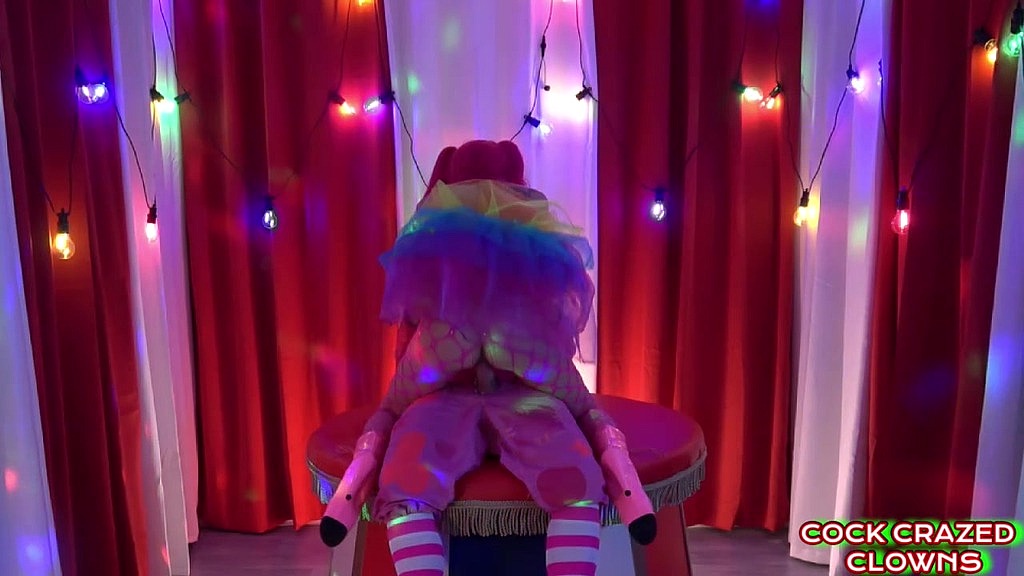 April Paisley, Emojizzman, Rokky Horror: welcome to the pink clowns (AnalVids.com) welcome to the pink clowns (April Paisley, Emojizzman, Rokky Horror)