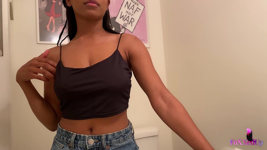 feeling herself in the bathroom! lusty jenna foxx masturbates! (Jenna Fox) feeling herself in the bathroom! lusty jenna foxx masturbates! (Jenna Fox)