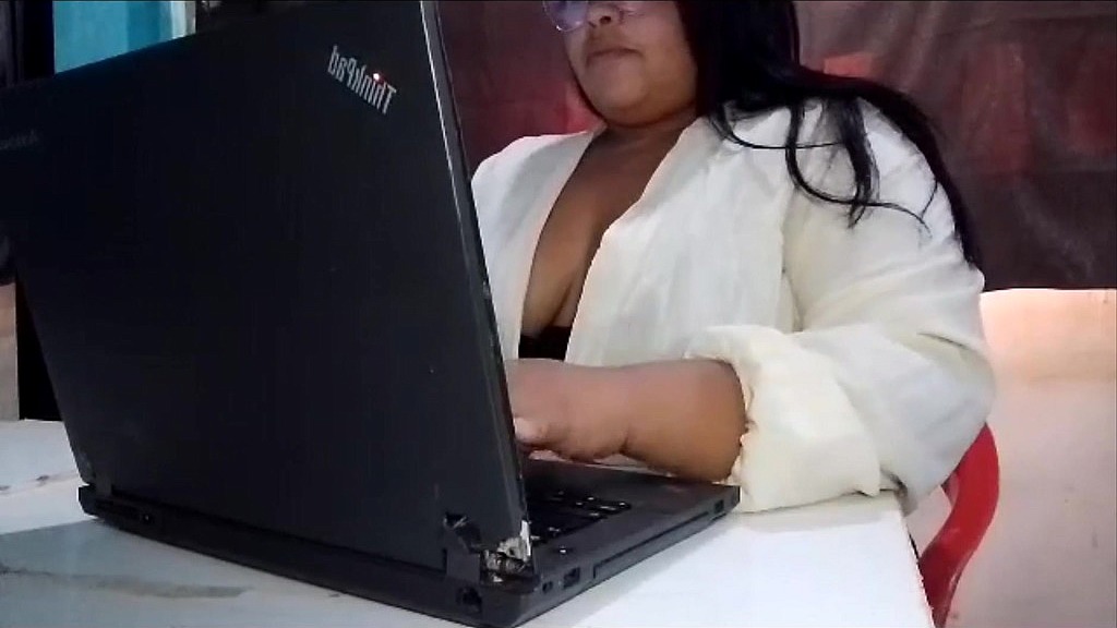 extrano me sorprende con una masturbacion en la oficina publica y lo ayudo a masturbarse (Yalibbw, Whis) extrano me sorprende con una masturbacion en la oficina publica y lo ayudo a masturbarse (Yalibbw, Whis)