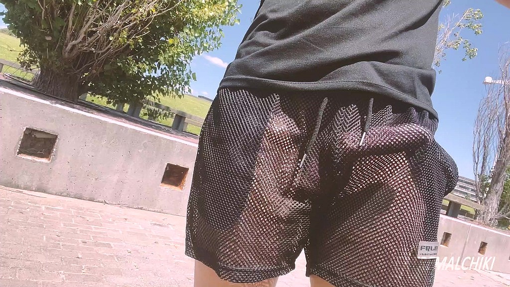 obvious under short (Unhider) obvious under short (Unhider)