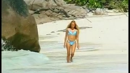 18 Year Old Carmen Makes Double Penetration Almost Look Easy