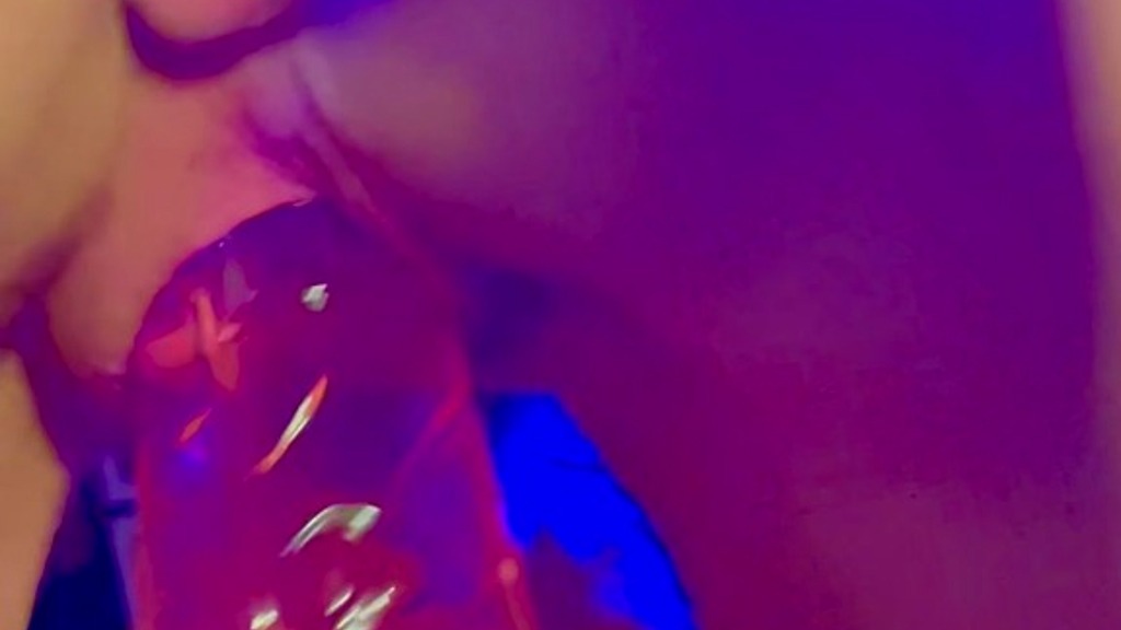 trying a new toy (HenBabeMilf) trying a new toy (HenBabeMilf)