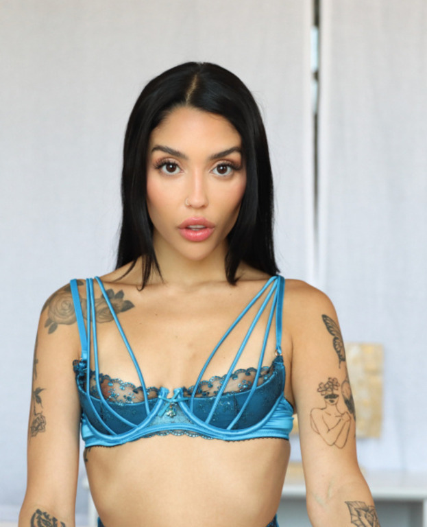 Vanessa Sky