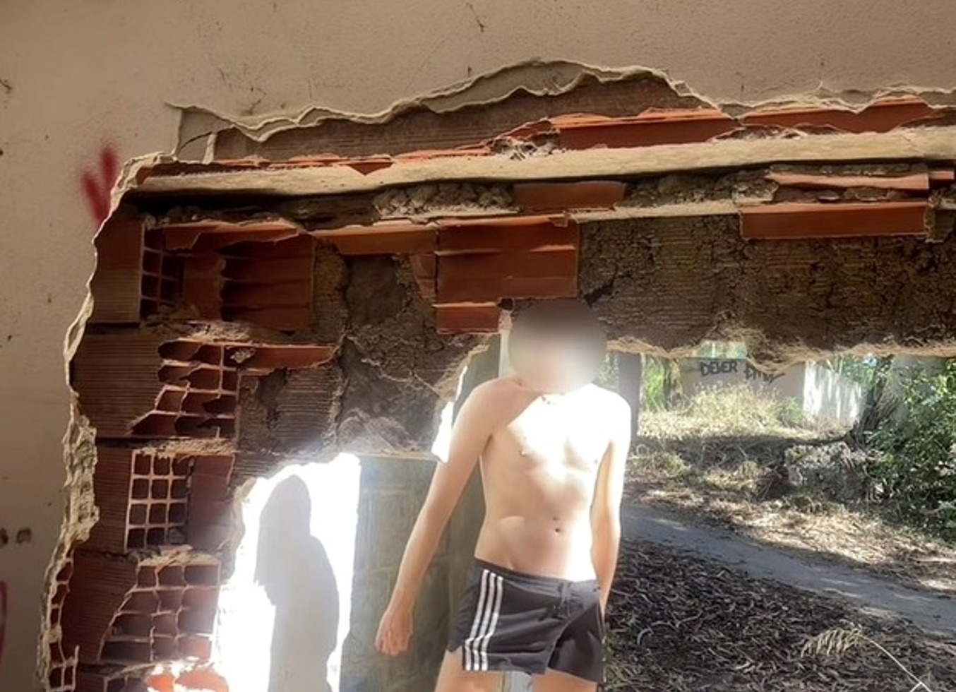 Urbex Fun - 2 Amateur Guys Exploring Naked An Abandoned Building And Jerking Off