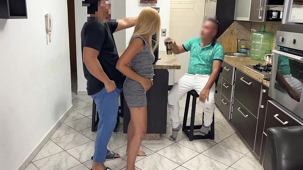 me presto a su novia para bailar pero se me levanto la polla (Big Hd, Perritox, La Perris) me presto a su novia para bailar pero se me levanto la polla (Big Hd, Perritox, La Perris)