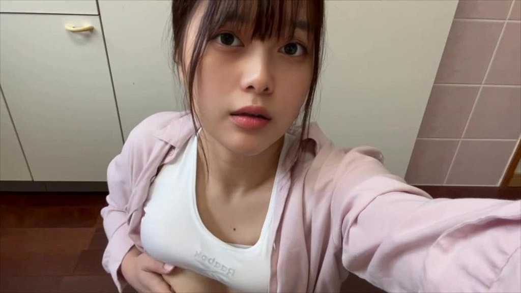 オナニーでイキ過ぎて最後に沢山えっちなアレが出ちゃいました... (Momoka) オナニーでイキ過ぎて最後に沢山えっちなアレが出ちゃいました... (Momoka)