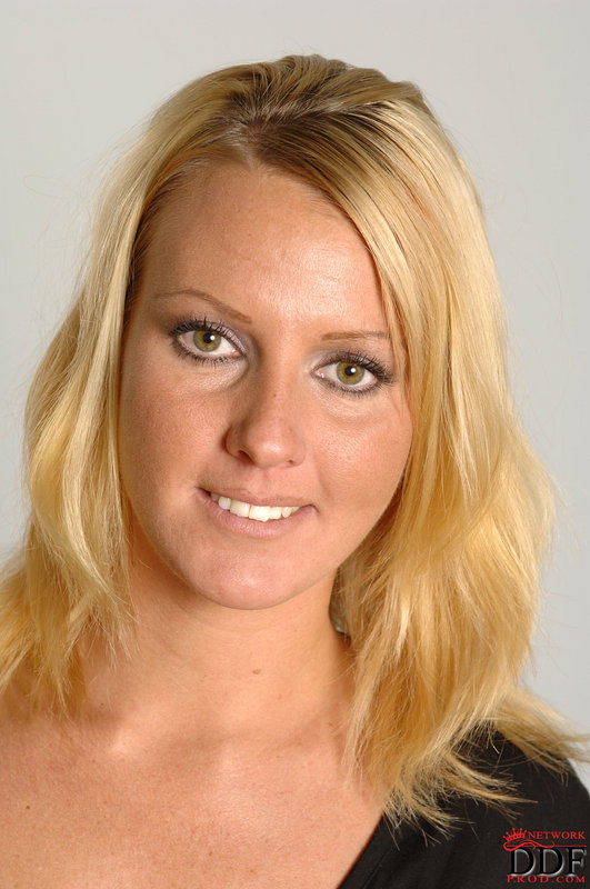 Gorgeous newcomer gets naked #1