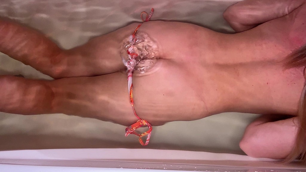 hot farting underwater - bikini farts - naked fetish bubbles in your face (Wowmarie) hot farting underwater - bikini farts - naked fetish bubbles in your face (Wowmarie)